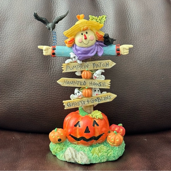 Scarecrow with Ghosts and Jack O’ Lanterns - Vintage Halloween Figurine - Picture 2 of 16